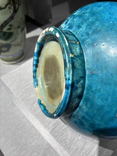 古玩陶瓷孔雀藍(lán)釉荸薺瓶真品鑒賞圖