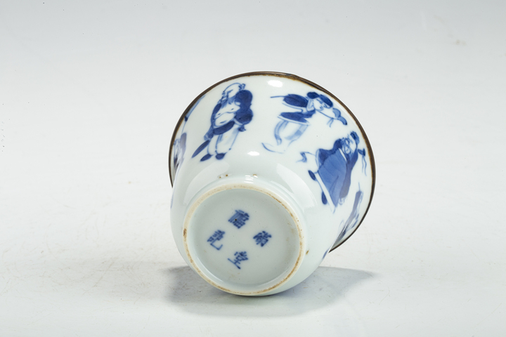 古玩陶瓷清晚·青花八仙人物紋杯一對真品鑒賞圖