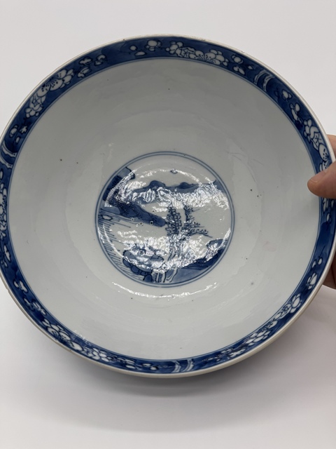 古玩陶瓷灑藍(lán)開(kāi)光青花花卉紋碗真品鑒賞圖