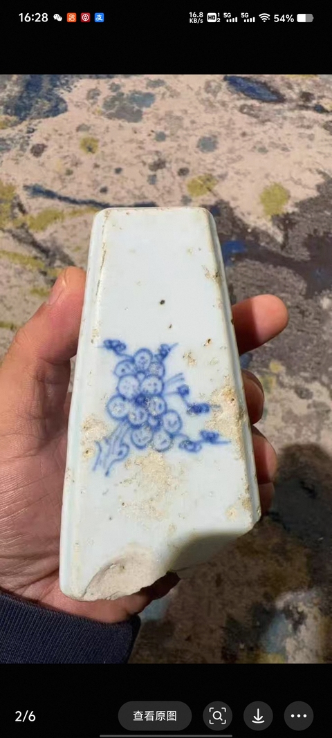 古玩陶瓷青花花卉紋燭臺真品鑒賞圖