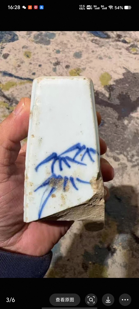 古玩陶瓷青花花卉紋燭臺真品鑒賞圖