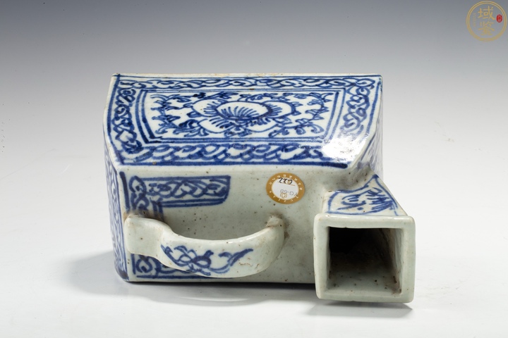 古玩陶瓷青花纏枝花卉紋提壺真品鑒賞圖