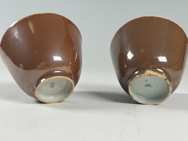 古玩陶瓷清末民初·外紫金釉內青花金玉滿堂紋鈴鐺杯一對真品鑒賞圖