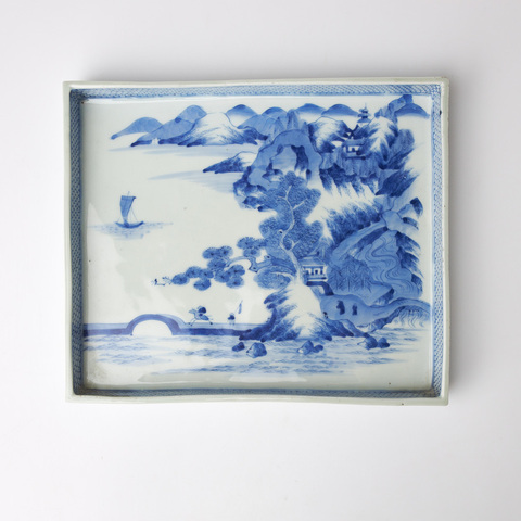 古玩陶瓷清中期 青花山水紋四方盤真品鑒賞圖