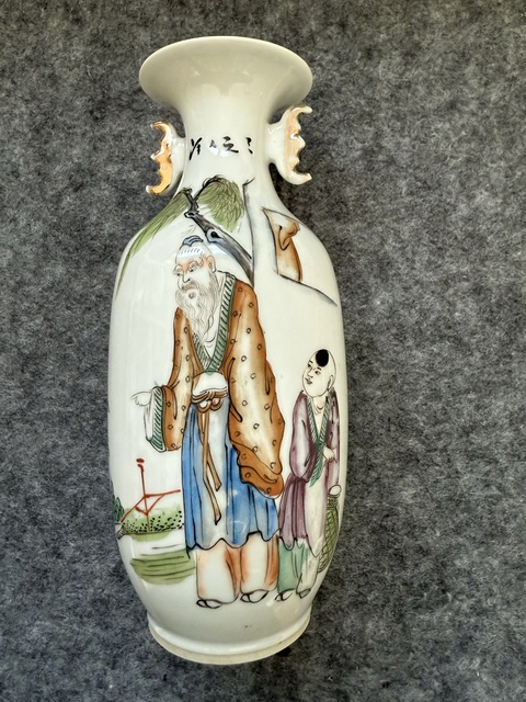 古玩陶瓷民國 油料彩人物紋雙耳瓶真品鑒賞圖