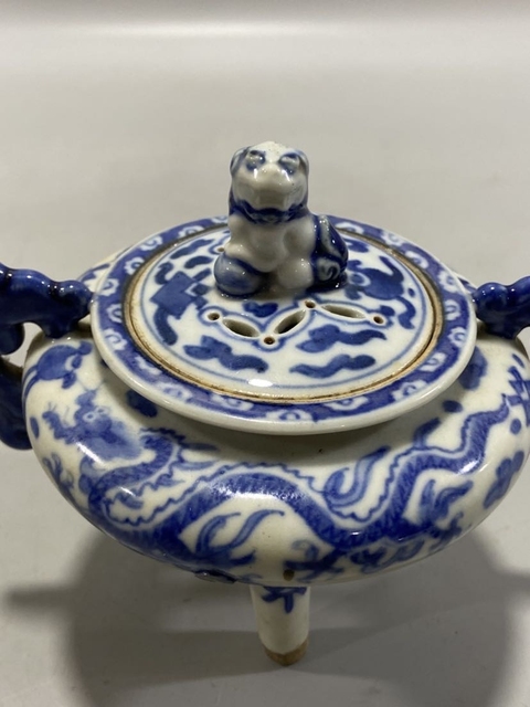 古玩陶瓷清末民初青花龍紋獅鈕蓋鼎式香薰爐拍賣，當(dāng)前價格998元