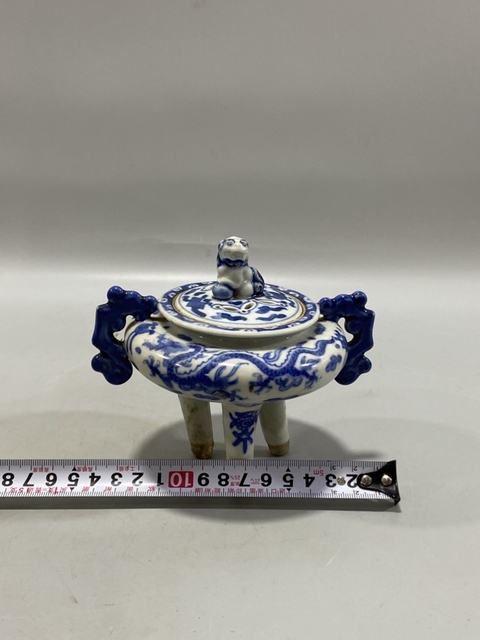 古玩陶瓷清末民初青花龍紋獅鈕蓋鼎式香薰爐拍賣，當(dāng)前價格998元