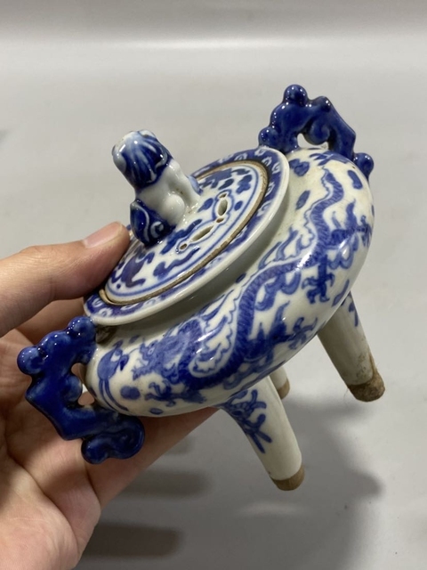 古玩陶瓷清末民初青花龍紋獅鈕蓋鼎式香薰爐拍賣，當(dāng)前價格998元