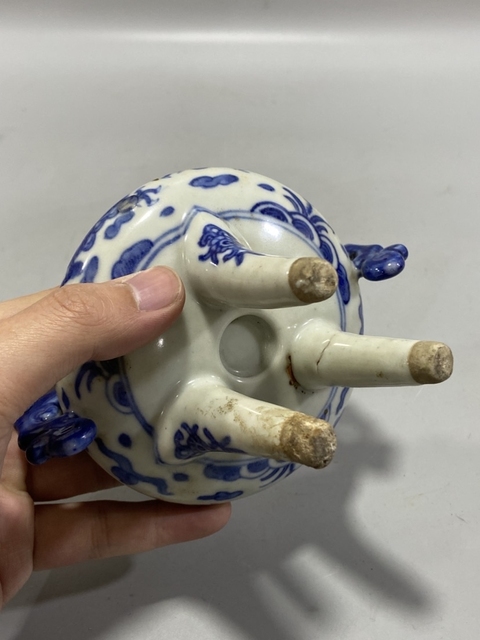 古玩陶瓷清末民初青花龍紋獅鈕蓋鼎式香薰爐拍賣，當(dāng)前價格998元