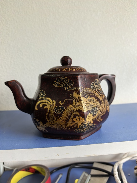 古玩陶瓷龍紋執(zhí)壺拍賣，當(dāng)前價(jià)格2000元