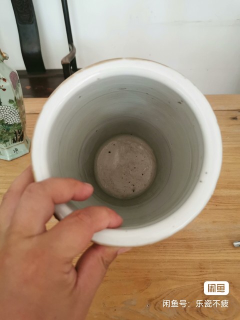 古玩陶瓷黃地粉彩人物故事紋箭筒真品鑒賞圖