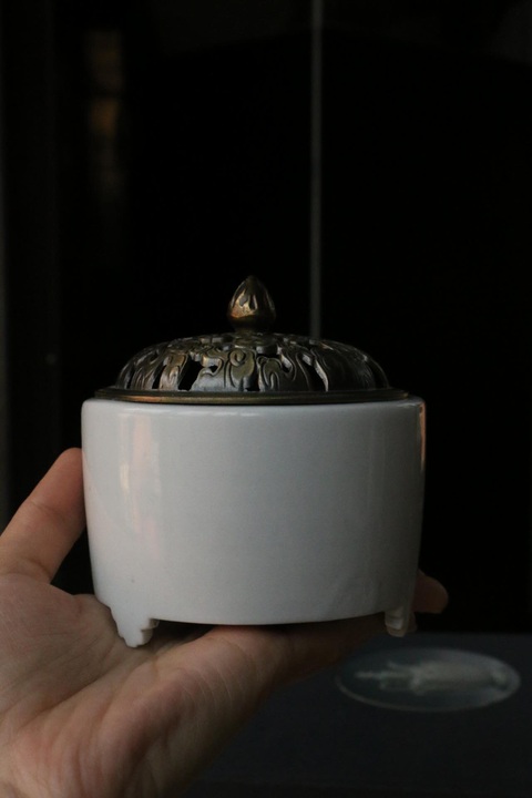 古玩陶瓷德化白瓷三足爐真品鑒賞圖