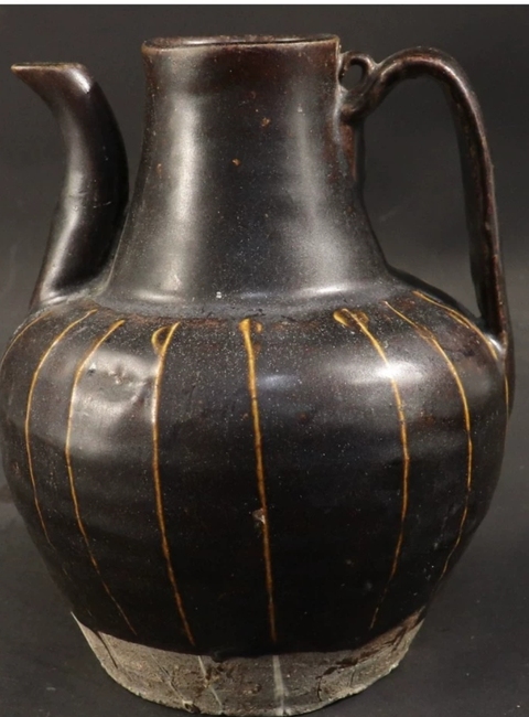 古玩陶瓷線條壺真品鑒賞圖
