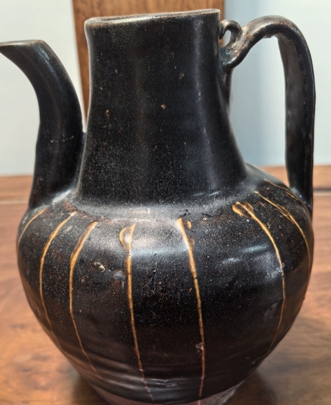 古玩陶瓷線條壺真品鑒賞圖