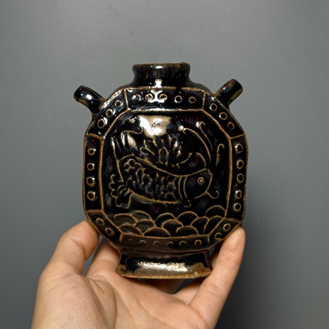 古玩陶瓷明代，磁州窯、穿戴壺拍賣，當(dāng)前價格688元