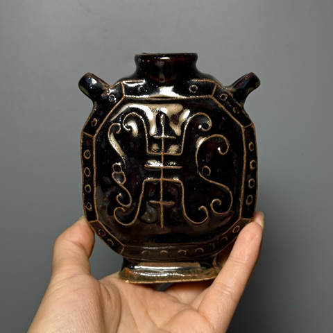 古玩陶瓷明代，磁州窯、穿戴壺拍賣，當(dāng)前價格688元