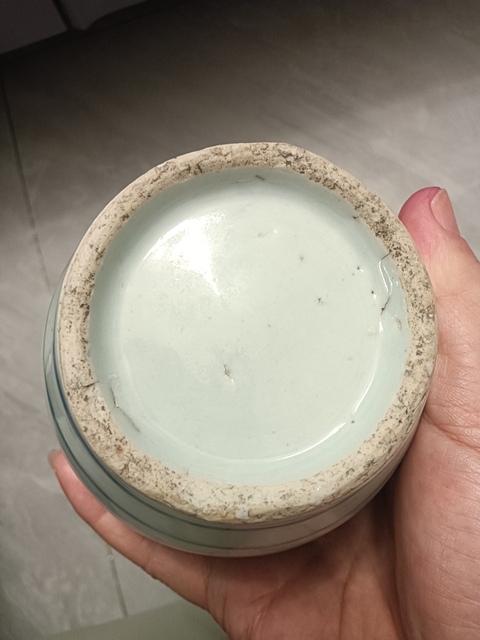 古玩陶瓷洞石花卉青花罐真品鑒賞圖