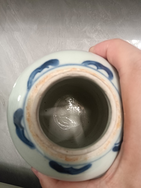 古玩陶瓷洞石花卉青花罐真品鑒賞圖