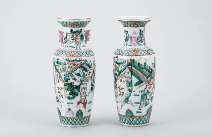 古玩陶瓷粉彩刀馬人物夔耳洗口瓶真品鑒賞圖