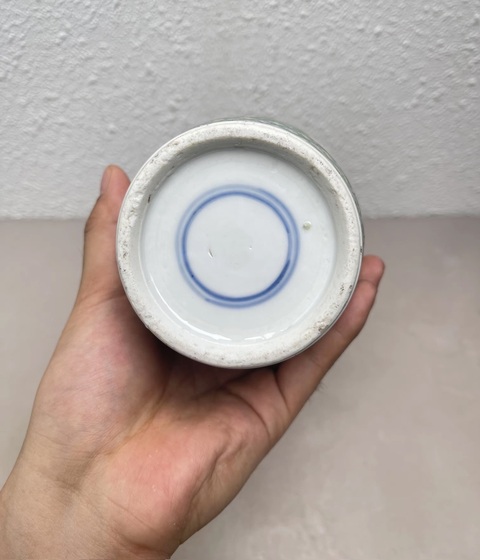 古玩陶瓷粉彩刀馬人物夔耳洗口瓶真品鑒賞圖