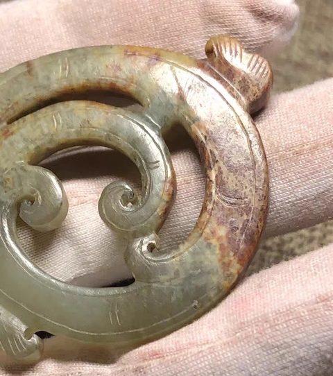 古玩玉器和田玉雕龍型件真品鑒賞圖