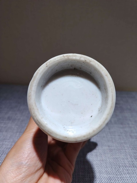 古玩陶瓷（精品）德化窯白釉梅瓶拍賣，當(dāng)前價(jià)格0元