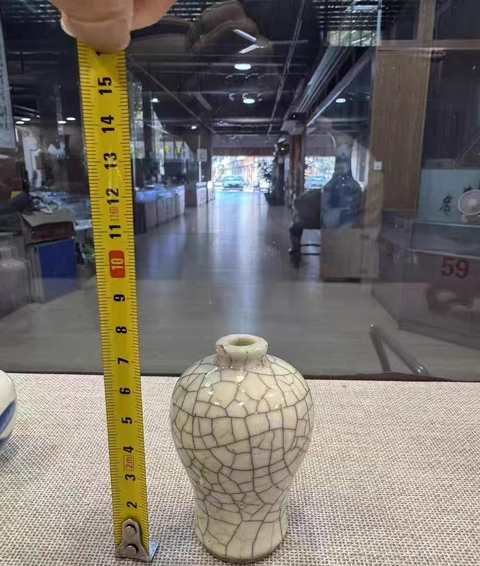 古玩陶瓷清中期哥釉鼻煙壺真品鑒賞圖