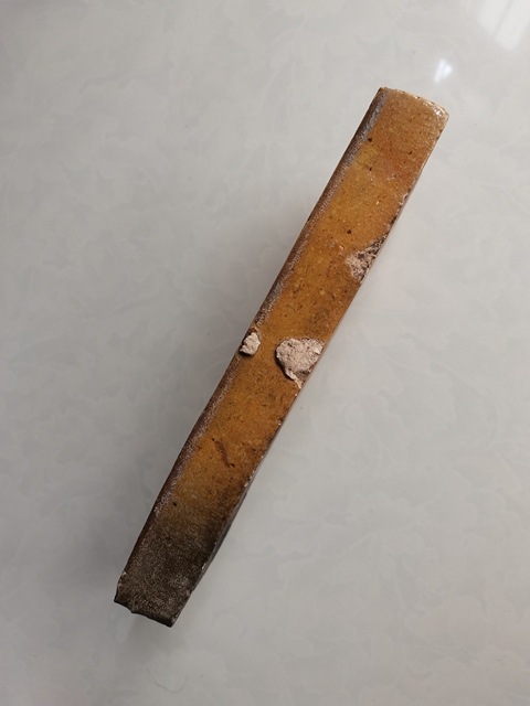 古玩陶瓷黃琉璃長方形磚塊拍賣，當前價格0元