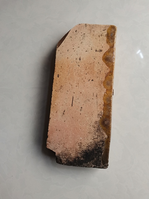 古玩陶瓷黃琉璃長方形磚塊拍賣，當前價格0元