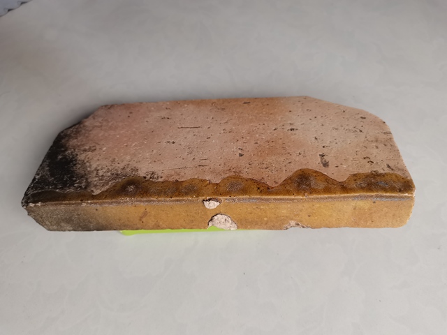 古玩陶瓷黃琉璃長方形磚塊拍賣，當前價格0元