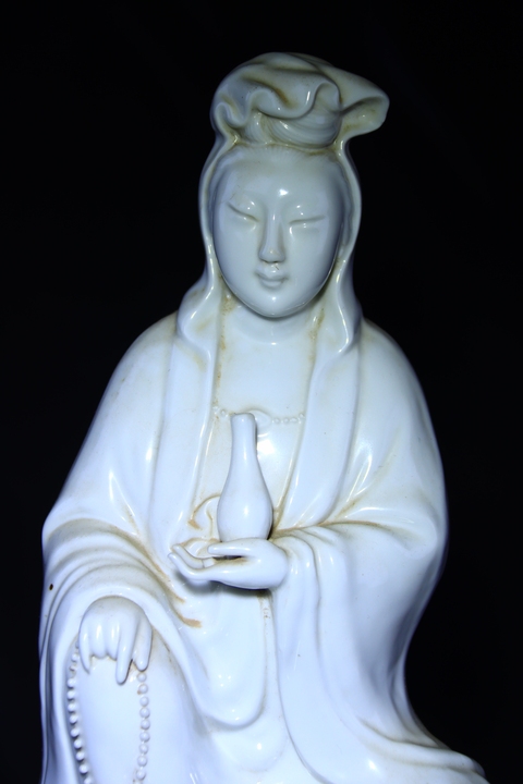 古玩陶瓷白釉觀音菩薩造像真品鑒賞圖