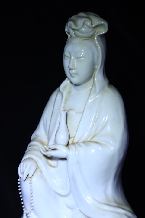 古玩陶瓷白釉觀音菩薩造像真品鑒賞圖