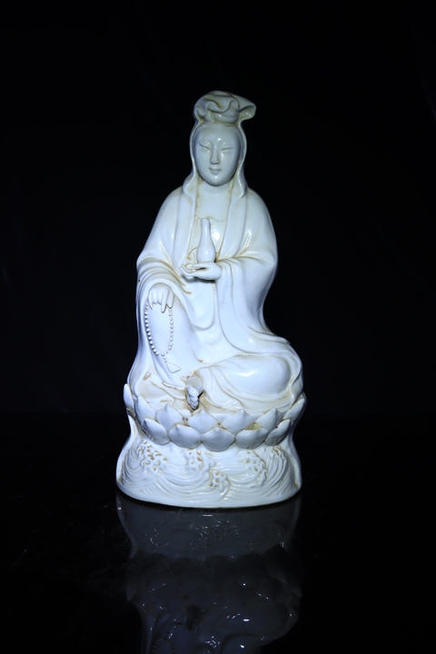 古玩陶瓷白釉觀音菩薩造像真品鑒賞圖