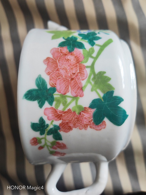 古玩陶瓷粉彩花卉紋壺拍賣,當(dāng)前價(jià)格1888元