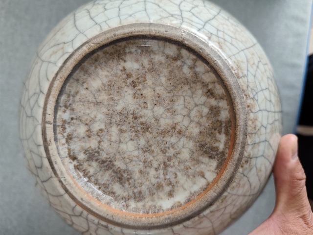 古玩陶瓷哥釉天球瓶真品鑒賞圖