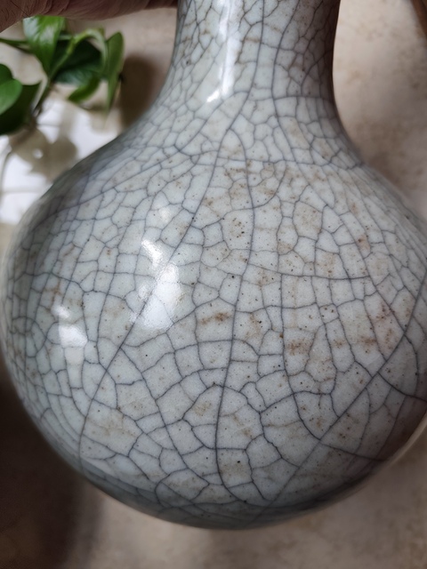 古玩陶瓷哥釉天球瓶真品鑒賞圖