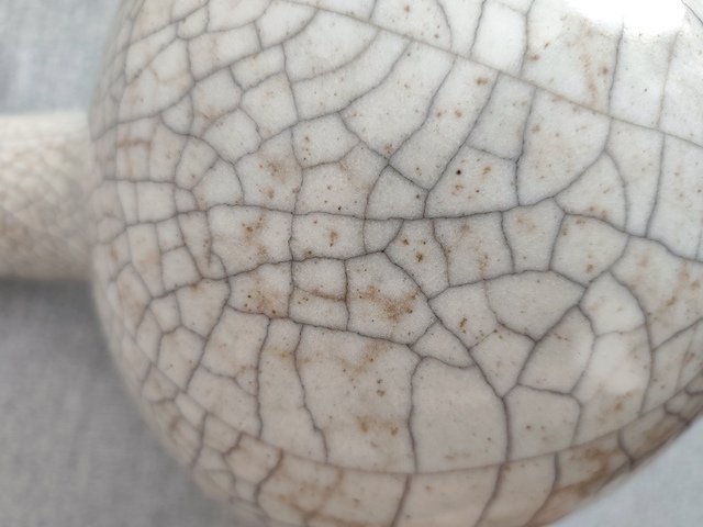 古玩陶瓷哥釉天球瓶真品鑒賞圖