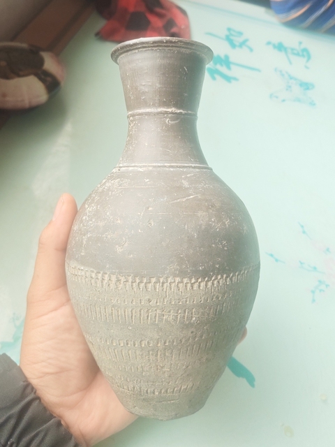 古玩陶瓷灰陶瓶真品鑒賞圖