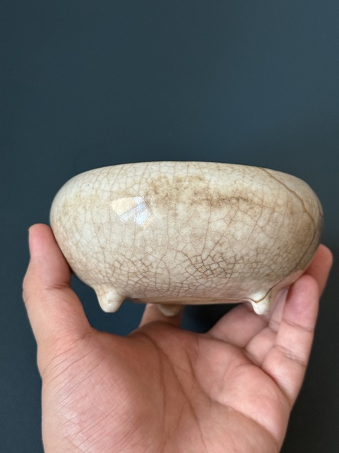 古玩陶瓷清·乾隆鱔血紅哥釉三足香爐拍賣,當前價格1380元