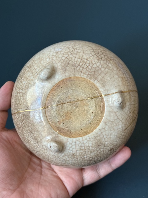 古玩陶瓷清·乾隆鱔血紅哥釉三足香爐拍賣,當前價格1380元