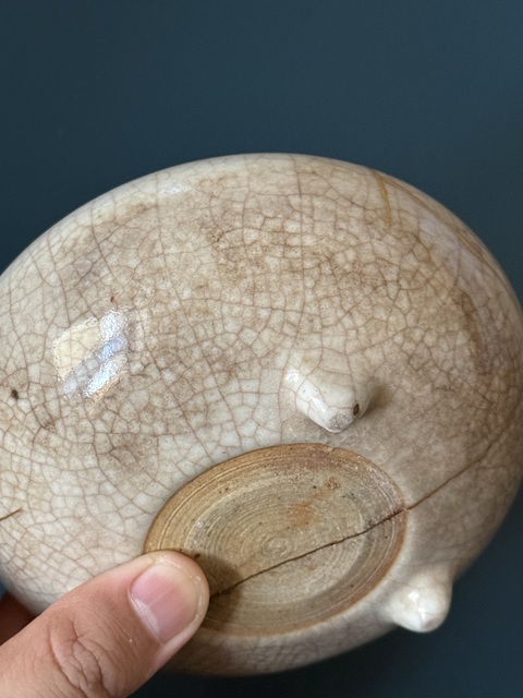 古玩陶瓷清·乾隆鱔血紅哥釉三足香爐拍賣,當前價格1380元