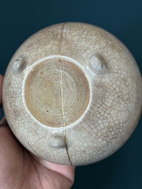 古玩陶瓷清·乾隆鱔血紅哥釉三足香爐拍賣,當前價格1380元