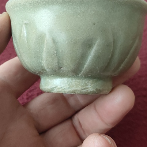 古玩陶瓷龍泉青瓷刻花杯真品鑒賞圖