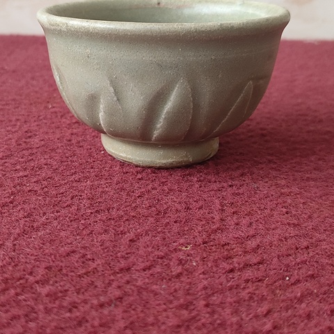 古玩陶瓷龍泉青瓷刻花杯真品鑒賞圖