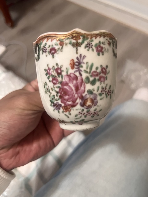 古玩陶瓷清乾隆·廣彩花卉紋執(zhí)杯拍賣，當前價格1500元