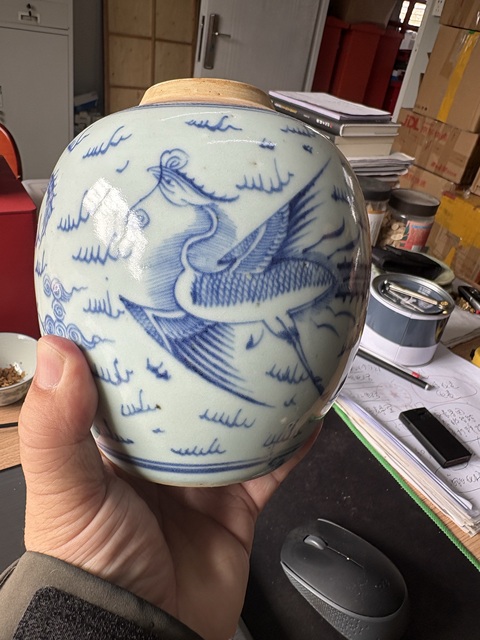 古玩陶瓷龍鳳紋青花罐真品鑒賞圖