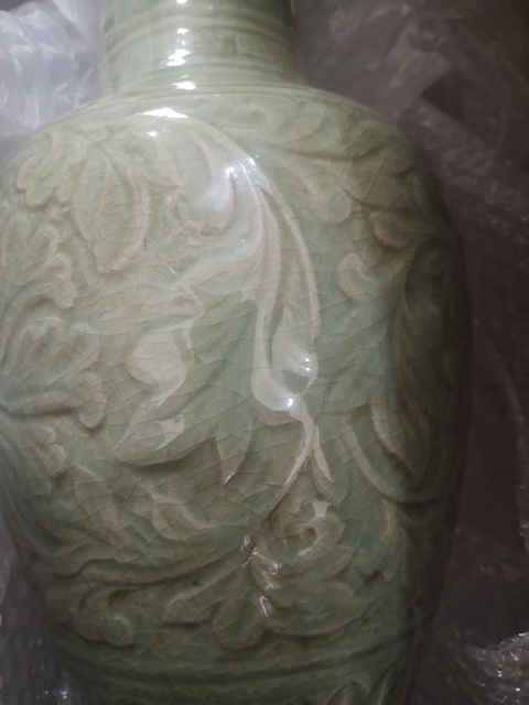 古玩陶瓷龍泉青瓷刻花撇口瓶，無底圖，偏老真品鑒賞圖