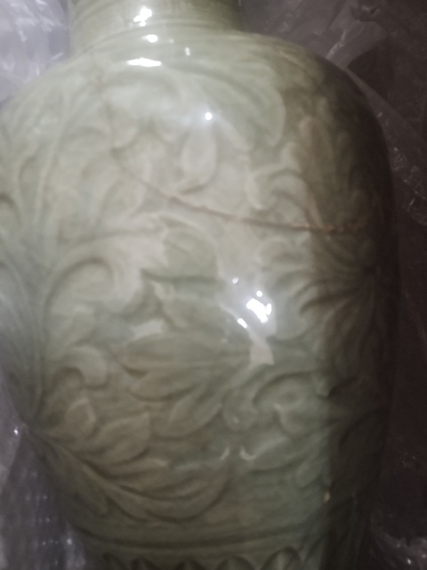 古玩陶瓷龍泉青瓷刻花撇口瓶，無底圖，偏老真品鑒賞圖