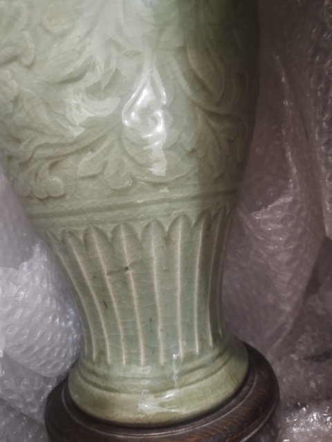 古玩陶瓷龍泉青瓷刻花撇口瓶，無底圖，偏老真品鑒賞圖