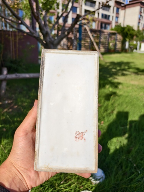 古玩陶瓷灑藍(lán)開光五彩花卉紋蓋盒真品鑒賞圖